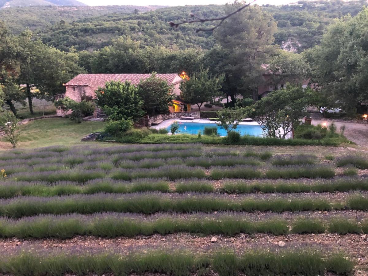 Hotel Lou Caleu Restaurant Le Rocher Des Abeilles Saint-Martin-de-Castillon Exterior photo