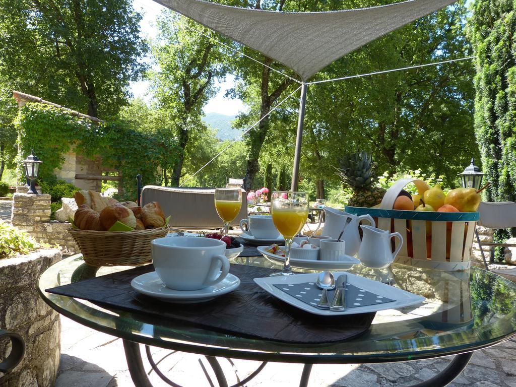 Hotel Lou Caleu Restaurant Le Rocher Des Abeilles Saint-Martin-de-Castillon Exterior photo