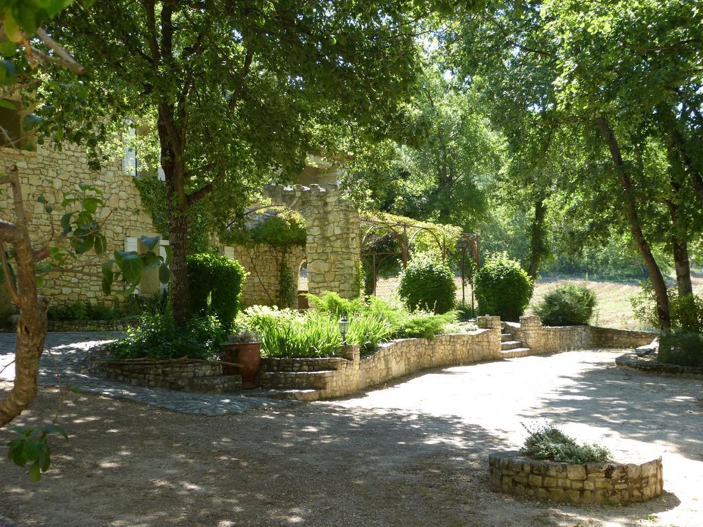 Hotel Lou Caleu Restaurant Le Rocher Des Abeilles Saint-Martin-de-Castillon Exterior photo